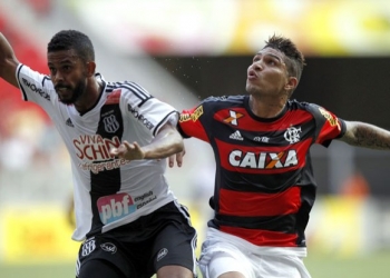 Guerrero desfalca o Flamengo no jogo contra o Atlético-PR