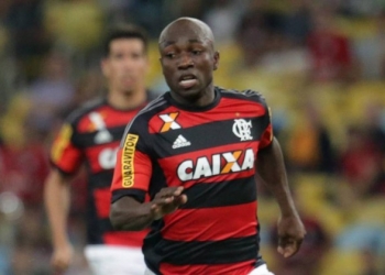 De saída do Flamengo, Armero estaria a caminho do Fenerbahçe