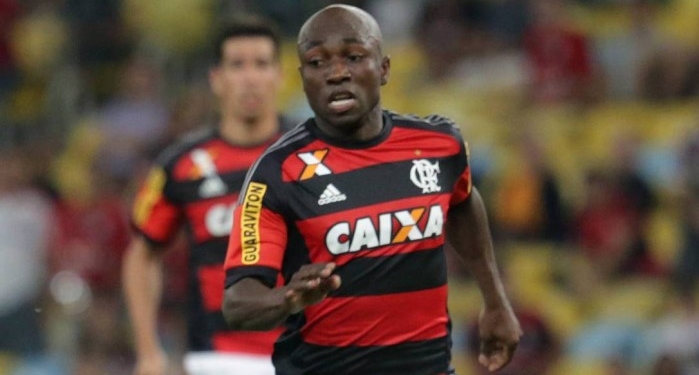 De saída do Flamengo, Armero estaria a caminho do Fenerbahçe