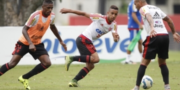 Já sem Oswaldo, Flamengo visita Atlético-PR em duelo com clima de fim de festa
