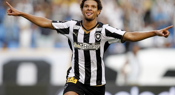 Botafogo vai renovar com Willian Arão até 2017