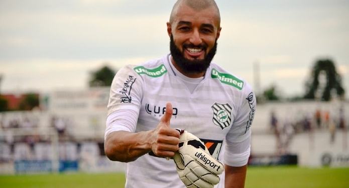 Flamengo faz proposta de R$ 4 Mi e se aproxima de acerto com Alex Muralha