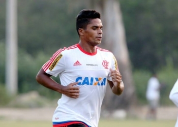 Bangu confirma retorno de Almir
