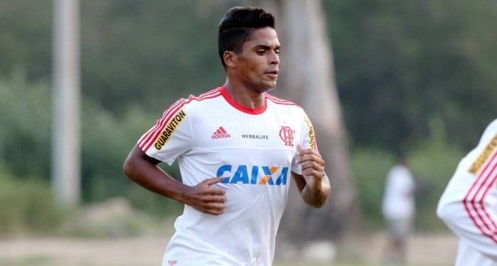 Bangu confirma retorno de Almir