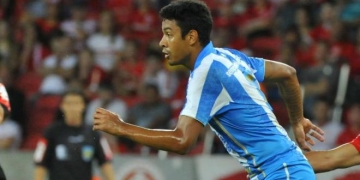 Flamengo contrata zagueiro Antonio Carlos, ex-Avaí