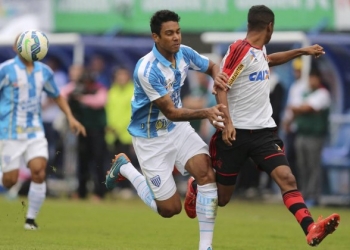 Flamengo encaminha acerto com zagueiro Antônio Carlos