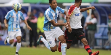 Flamengo encaminha acerto com zagueiro Antônio Carlos