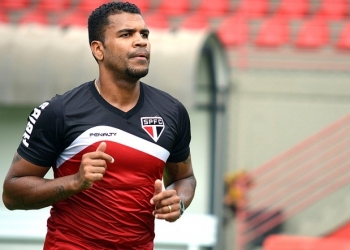 Muricy Ramalho indica zagueiro Breno ao Flamengo