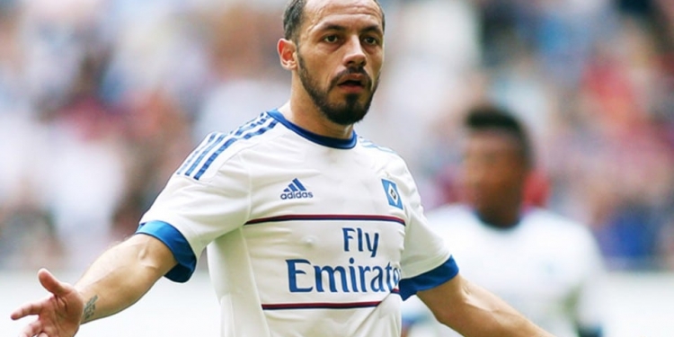 Marcelo Díaz diz que lesão veio em momento errado e permanecerá no Hamburgo