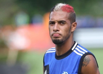 Santos encaminha contratação de Paulinho