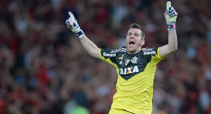 Paulo Victor não se incomoda com "sombra" de Muralha em 2016