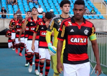 Rafael Dumas é promovido aos profissionais por Muricy