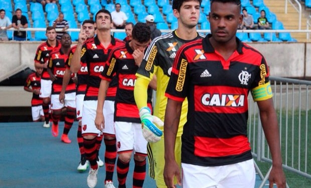 Rafael Dumas é promovido aos profissionais por Muricy