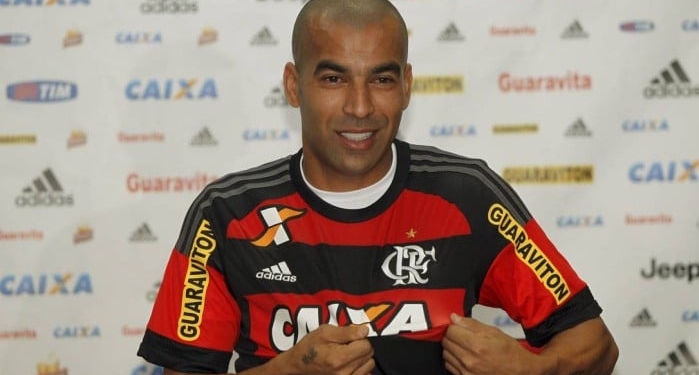 Flamengo anuncia a renovação de contrato de Emerson Sheik