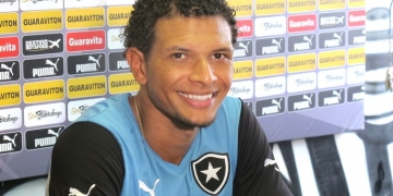 Botafogo fica sem os R$ 400 mil devolvidos por Willian Arão