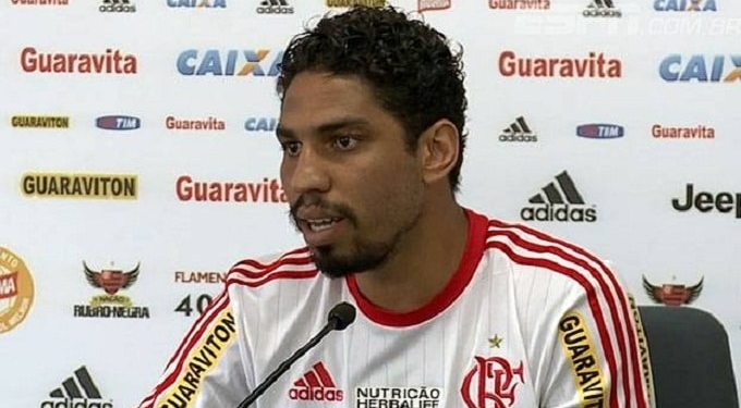 Wallace tem sondagens do exterior e pode ser negociado pelo Fla