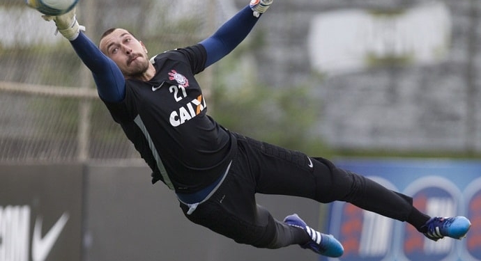 Flamengo quer tirar goleiro Walter do Corinthians