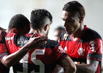 Flamengo ataca 'fatiamento' e mais do que dobra jogadores com 100% dos direitos