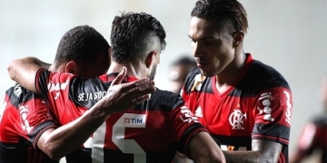 Flamengo ataca 'fatiamento' e mais do que dobra jogadores com 100% dos direitos