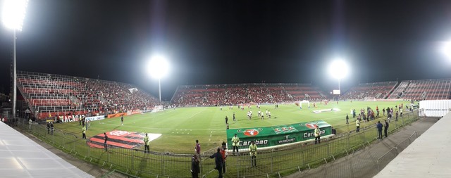 Flamengo avalia preço de ingressos para jogos na Ilha (Foto: Bruno Giufrida)