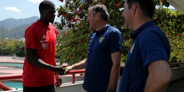 Reforço do Flamengo, americano MJ Rhett mantém sonho do pai pela NBA