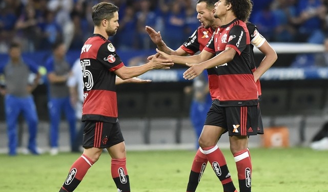 Após perder pênalti no Fla, Diego admite: "Não vivo meu melhor momento"
