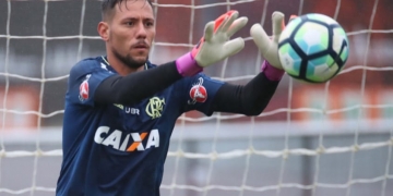 Após derrota em clássico, Diego Alves espera que Flamengo corrija os erros