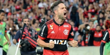 'Eles podem atuar juntos', afirma Rueda após polêmica com Diego e Everton Ribeiro