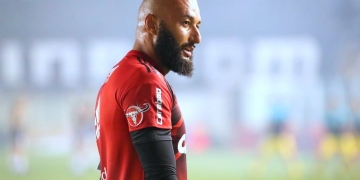 Mesmo execrado, Alex deverá ser titular do Fla na final da Copa do Brasil