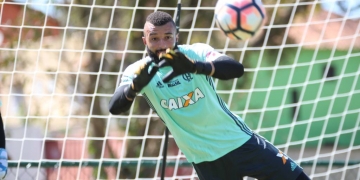 De olho nas quartas de final, Flamengo recebe a Chapecoense