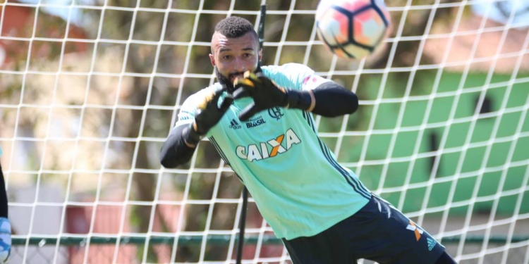 De olho nas quartas de final, Flamengo recebe a Chapecoense