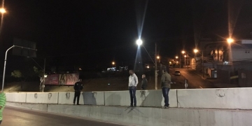 Torcedores do Cruzeiro disparam fogos nos arredores do hotel que hospeda o Fla