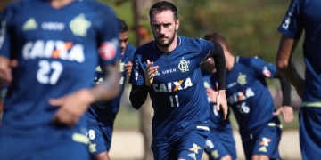 Com base da Copa do Brasil, Rueda vai ter time próximo do ideal contra a Chape