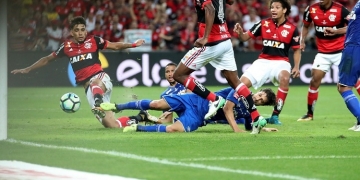 Paquetá brilha, Thiago falha e Fla empata com o Cruzeiro no primeiro jogo da final
