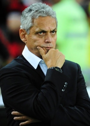 Reinaldo Rueda trabalha no objetivo de encontrar o Flamengo ideal na decisão