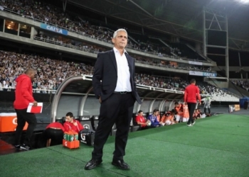 Contra o Botafogo, Rueda retorna ao palco de sua estreia no Fla