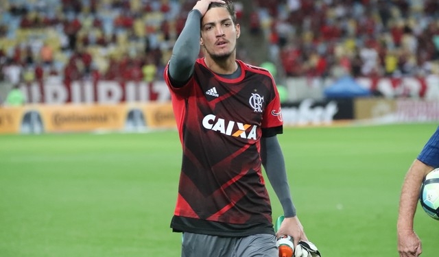 Thiago sofre fratura na mão esquerda e não deve jogar final da Copa do Brasil