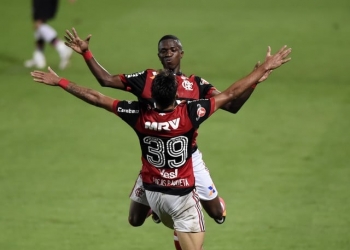 Diretor do Real Madrid vai a jogos do Fla para acompanhar Vinicius