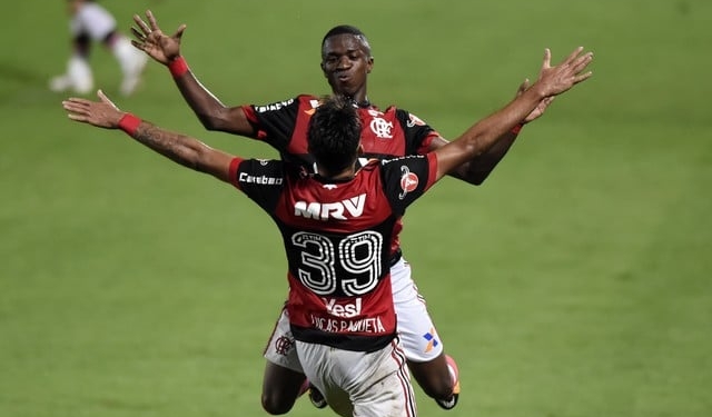 Diretor do Real Madrid vai a jogos do Fla para acompanhar Vinicius