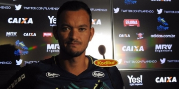 Arão volta a treinar após susto, e Réver se anima com possível reforço para a final