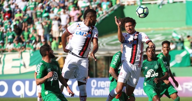 Júnior vê elenco sem "entender" o Fla e diz que jogador não pode "economizar suor"
