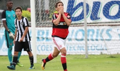 Sub-16 vence Botafogo de virada na estreia do triangular final do Torneio Guilherme Embry