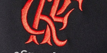 Flamengo mostra detalhe de uniforme que será usado pela equipe de e-sport