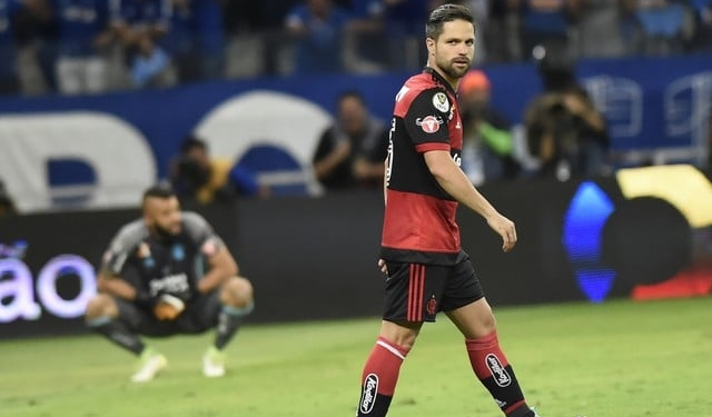Com lesão muscular, Diego vive altos e (mais) baixos no Fla em 2017; lembre
