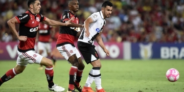 Rhodolfo reverencia ídolo Juan no Fla: "Joga de terno"