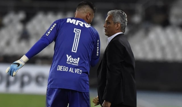 Rueda melhora defesa e aproveitamento do Flamengo