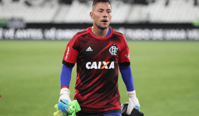 Diego Alves inicia era no Flamengo sem dividir atenção com concorrentes