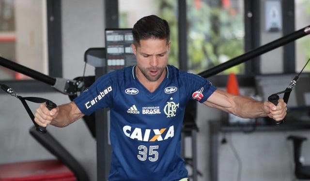 Rueda tem semana livre, mas sofre com desfalques no Fla; veja quem pega o Flu