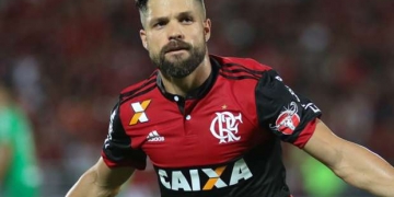 Tite envia abraço a Muralha e consola Diego após corte: "Se sinta em paz"