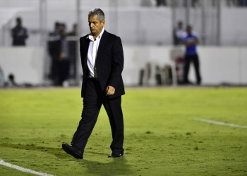 Sem vitórias e gols fora de casa, Fla de Rueda pega Chape pelo fim da seca